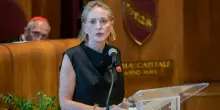 &ldquo;Donald Trump, comportati in modo tale che tua madre possa essere fiera di te&rdquo;: il messaggio di Sharon Stone al &ldquo;Conclave&rdquo; dei Nobel a Roma