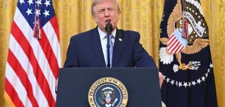 Trump contro la Cina: &ldquo;Ha rubato i dati di 220 milioni di elettori Usa, &egrave; la pi&ugrave; grande violazione della storia. Nostro sistema elettorale &egrave; vulnerabile&rdquo;