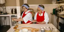 &ldquo;Le nonne che fanno la pasta in vetrina sono la nuova astuta trappola per i turisti&rdquo;: la stoccata del Washington Post contro Roma