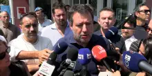 Salvini da Roggero in carcere: &ldquo;Aggressione al fidanzato della figlia? Ha smentito, ricostruzioni fantasiose&rdquo;. Ma c&rsquo;&egrave; stato un processo e il gioielliere ha pure patteggiato