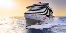 Rifiutata da Turchia ed Egitto, la nave da crociera Lgbtqi+ attracca in Italia