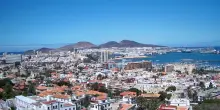 Lascia l&rsquo;hotel a Gran Canaria con un conto di 2.483 euro da pagare, va in aeroporto e prova a partire: turista arrestata con l&rsquo;accusa di truffa