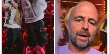 &ldquo;&Egrave; un inno contro i carabinieri ma nessuno si scandalizza, anzi, &egrave; stato premiato con 100 mila euro. Non sono un boomer, ce l&rsquo;ho con gli adulti&rdquo;: lo sfogo di Luca Abete contro i vincitori del talent di Netflix