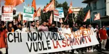 Vertenza Acca, la battaglia dei 95 lavoratori della logistica che sfidano la filiera dello sfruttamento a Prato