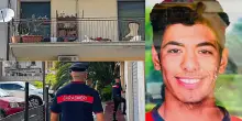 Cosenza, 25enne si getta dal balcone durante un controllo dei carabinieri: &egrave; morto. La madre: &ldquo;Si sentiva tormentato da uno dei militari&rdquo;