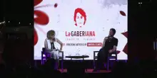 Fiorella Mannoia e il &ldquo;suca&rdquo; a Vannacci: &ldquo;Ma la sua ascesa &egrave; colpa di giornali e tv: senza di loro sarebbe rimasto uno un po&rsquo; strambo tipo i terrapiattisti&rdquo;