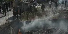 Cisgiordania, ancora violenze dei coloni israeliani contro i palestinesi. Spalleggiati dalle Idf: blitz in decine di case e arresti