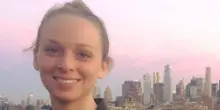 Uccisa a coltellate a 34 anni la scenografa Mary Kate Golding de &ldquo;La fantastica signora Maisel&rdquo;, trovato morto il marito: salvo il figlio neonato della coppia, si ipotizza un omicidio-suicidio