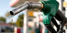Carburanti, nuovo sconto per tutti invece che misure mirate alle famiglie pi&ugrave; in difficolt&agrave;. Il governo ignora Ufficio di bilancio, Fmi e Ue
