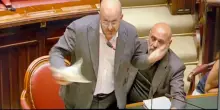 &ldquo;Visto che l&rsquo;emendamento parla di maneggio di armi e &egrave; firmato da Pozzolo non sono andato avanti. Voto no&rdquo;: la frase di Berruto (Pd) fa ridere l&rsquo;Aula