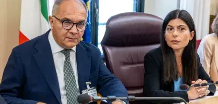 De Lucia in Parlamento: &ldquo;I boss comandano dalle carceri, hanno lo smartphone appena entrano. E Cosa nostra vuol acquistare droni lanciamine&rdquo;