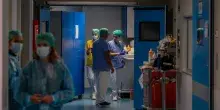Sanit&agrave;, firmato il contratto del comparto: aumento di 240 euro per gli infermieri. Sindacati: &ldquo;Personale dei pronto soccorso penalizzato&rdquo;