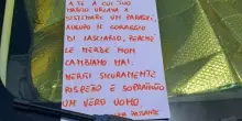 &ldquo;A te a cui tuo marito urlava per sistemare un parasole, auguro il coraggio di lasciarlo perch&eacute; le m**** non cambiano mai&rdquo;: il biglietto lasciato sul parabrezza dell&rsquo;auto &egrave; virale