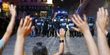 Scontri alla manifestazione dopo la morte di Fakir a Bologna: 12 indagati