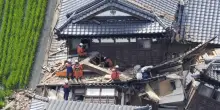 Terremoto in Giappone, crolli e vittime a Kumamoto. L&rsquo;allarme degli esperti: &ldquo;Edifici a rischio crollo anche con scosse minori&rdquo;