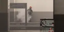 Incendio alla stazione Garibaldi a Milano: due vigili del fuoco e un senza fissa dimora intossicati. &ldquo;L&rsquo;area ha raggiunto i 400 gradi&rdquo;