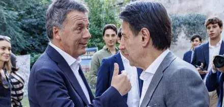 Armi all&rsquo;Ucraina, Renzi: &ldquo;Non condivido Conte, ma siamo pronti alle primarie&rdquo;. Tajani: &ldquo;Schlein dica con chi sta&rdquo;