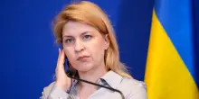 Zelensky silura l&rsquo;ambasciatrice negli Usa: dagli appalti dell&rsquo;ex marito al trilocale della madre, le inchieste e i processi che pesano su Olha Stefanishyna