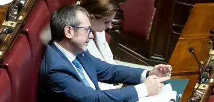 Delmastro, il voto alla Camera sulle chat con Caroccia. Il relatore di maggioranza Pittalis: &ldquo;Negare la consegna ai pm&rdquo;