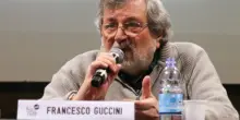 Francesco Guccini morto, esce a settembre il romanzo postumo &ldquo;Calde le pere&rdquo;: &ldquo;&Egrave; nato da un brogliaccio di cui mi ha parlato un mio amico, che ne ricav&ograve; anche un cabaret&rdquo;