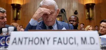Il Senato Usa dichiara Fauci colpevole di oltraggio al Congresso: per 100 volte non aveva risposto sul suo ruolo nella pandemia