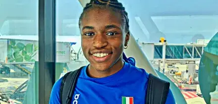 Mondiali U20, Doualla vola in finale nei 100: &ldquo;C&rsquo;era aria pesante, hanno dato le mascherine a chi faticava a respirare&rdquo;. &Egrave; la prima italiana dopo 30 anni