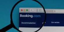 Truffe sulle vacanze prenotate via Booking, in primavera l&rsquo;attacco hacker alla piattaforma con furto di dati