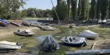 Siccit&agrave;, Lago Maggiore ai minimi storici tra barche in secca e canneti senz&rsquo;acqua. Il presidente del distretto dei Laghi: &ldquo;Serve investire sul territorio, non sugli armamenti&rdquo;