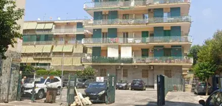Trovati due cadaveri in avanzato stato di decomposizione in casa a Portici, zia e nipote morti da 5 giorni