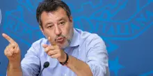 Patente a 17 anni e sorpasso a destra in autostrada: le idee agostane di Salvini per riformare (di nuovo) il Codice della strada