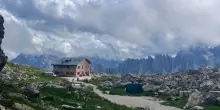 &ldquo;Se il ghiaccio si scioglie &egrave; come togliere il cemento da un muro, prima o poi qualcosa viene gi&ugrave;. Non ho mai vissuto niente di simile&rdquo;: chiuso un rifugio a 3600 metri