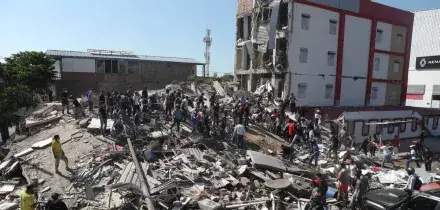 Sisma in Colombia, &egrave; la scossa pi&ugrave; forte dal 1979. Il Paese si estende su tre placche tettoniche: ogni mese 50mila terremoti