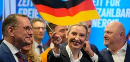 Sassonia, l&rsquo;estrema destra vola nei sondaggi: AfD al 42% a meno di un mese dal voto. Cdu ferma al 22%