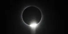 Dal primo morso del Sole alla &ldquo;notte&rdquo; improvvisa: le cinque fasi dell&rsquo;eclissi del 12 agosto