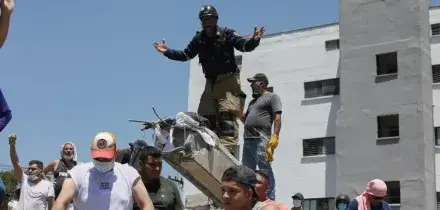 Colombia, il sisma alimenta le tensioni sociali: coprifuoco in alcune citt&agrave; ed esercito mobilitato. Il Congresso propone: &ldquo;I nostri stipendi alle famiglie&rdquo;