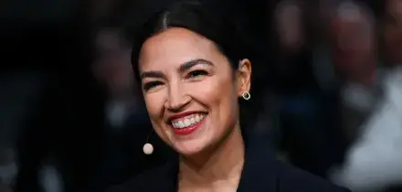 Ocasio-Cortez congela gli ovuli: negli Usa costa fino a 20mila dollari. Anche in Italia resta a carico delle donne, ma in Puglia qualcosa si muove
