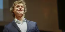&ldquo;Mi piace pensare che ci&ograve; che ha insegnato sia ancora vivo e forte nella vita di tanti. La divulgazione in prima serata significa ispirare, la sua eredit&agrave; &egrave; ancora lunga&rdquo;: Alberto Angela ricorda pap&agrave; Piero