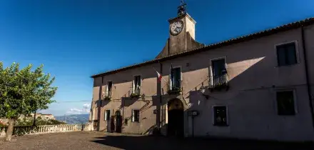 Cosenza, spara all&rsquo;ex compagna e tenta il suicidio: entrambi sono gravi ma fuori pericolo