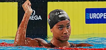 Sara Curtis &egrave; nella storia: oro e altro record del mondo per la 19enne nei 50 metri dorso. &ldquo;&Egrave; assurdo, &egrave; un&rsquo;altra follia&rdquo;