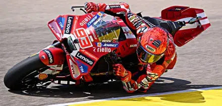 &ldquo;Non ho il controllo del braccio destro&rdquo;: Marquez lancia l&rsquo;allarme. &ldquo;Situazione meno tranquilla di quanto sembri&rdquo;