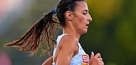 Europei di atletica, Battocletti non ha limiti: &egrave; oro anche nella 10 km. Decisivo l&rsquo;allungo finale. Poi incorona pap&agrave; Giuliano