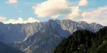 Si allontana per un&rsquo;escursione in solitaria e precipita in un dirupo: morto un turista tedesco in Alto Adige