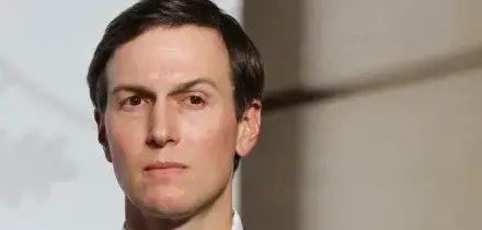 Kushner in Israele per incontrare Netanyahu. Trump: &ldquo;Tel Aviv smetta di bombardare Gaza, Hamas ha accettato il disarmo&rdquo;