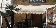 &ldquo;Ce vedeme o&rsquo; caf&egrave;&rdquo;: dopo 138 anni chiude l&rsquo;unico bar di Pietramontecorvino, il paese si mobilita e lo riapre
