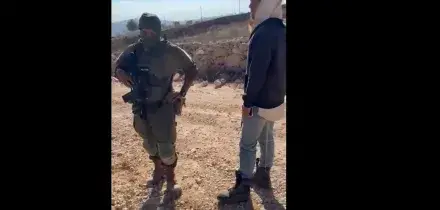 Qusra, il video del palestinese-statunitense Loui Ridi mentre affronta il colono: &ldquo;Questa &egrave; la mia casa&rdquo;