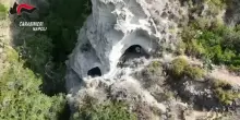 Resort abusivo sequestrato a Ischia, era nascosto tra la vegetazione: quattro denunce