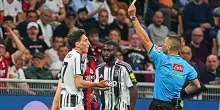 Cambi &ldquo;cronometrati&rdquo; e countdown per rimettere il pallone in gioco: tutte le novit&agrave; del regolamento della Serie A