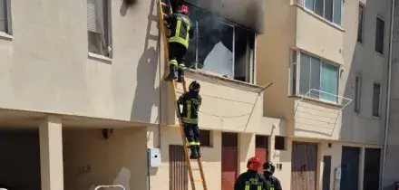 Esplosione in una palazzina nel Brindisino: grave un anziano, quattro bambini intossicati