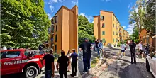 Crolla il tetto di una palazzina a Perugia: ci sono almeno due feriti, al lavoro i vigili del fuoco