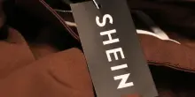Shein debutta in Borsa: Ipo da 14 miliardi di dollari, ma la crescita rallenta e la valutazione crolla a 27 miliardi